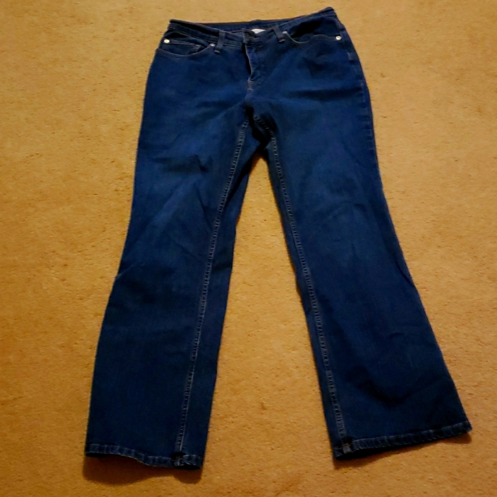 Sonoma, womens size 8 boot cut short blue jeans